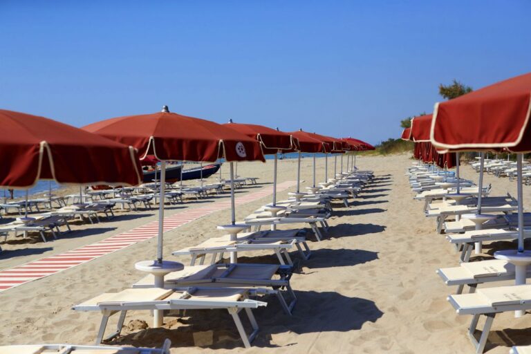 magna-grecia-village-spiaggia-attrezzata-2