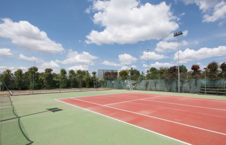 tennis--v7691570